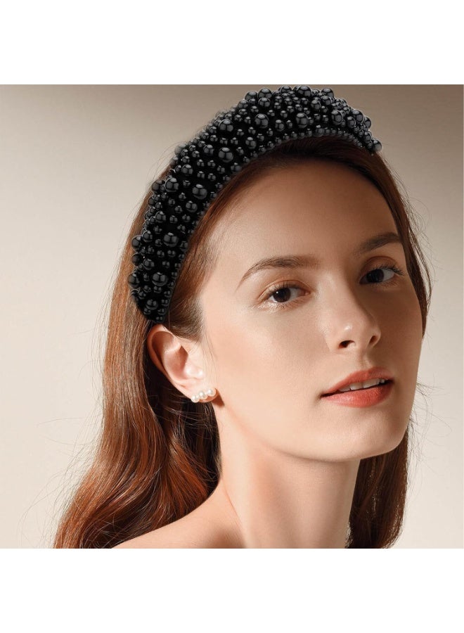 ChicAbode عصابة رأس اللؤلؤة - عصابة رأس واسعة عصابة رأس اللؤلؤة ، إكسسوارات شعر اللؤلؤة العراسية ، عصابات رأس الموضة النسائية ، عصابات رأس اللؤلؤة ، عصابة رأس منفخة لطيفة مع لؤلؤة زائفة لعيد ميلاد (أسود) - Image 1